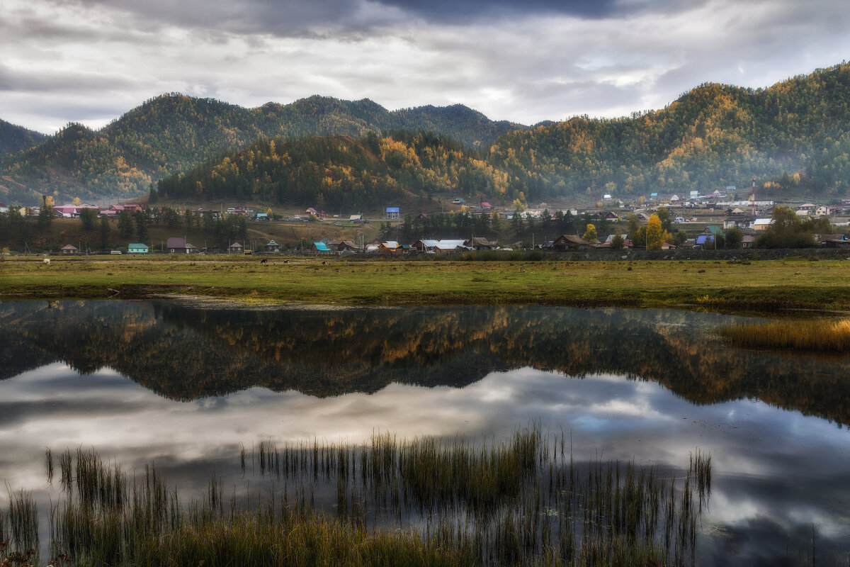 Онгудай , хмурое утро . - Марина Юдинских