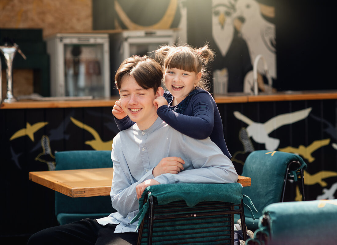 Брат всё стерпит) - Лилия . Брат всё стерпит) - Лилия .