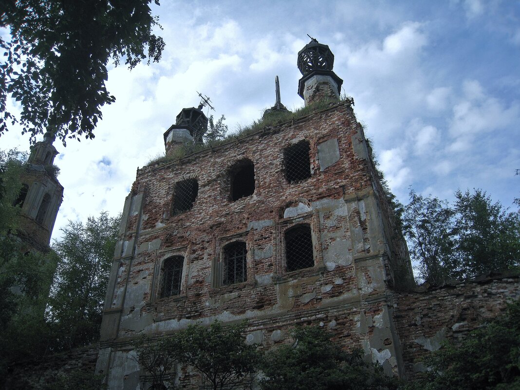 Церковь Благовещения Пресвятой Богородицы с другой стороны. - unix (Илья Утропов) Церковь Благовещения Пресвятой Богородицы с другой стороны. - unix (Илья Утропов)