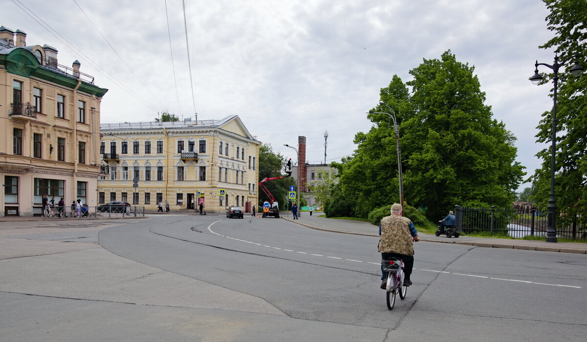 На улице Кронштадта - Валерий 