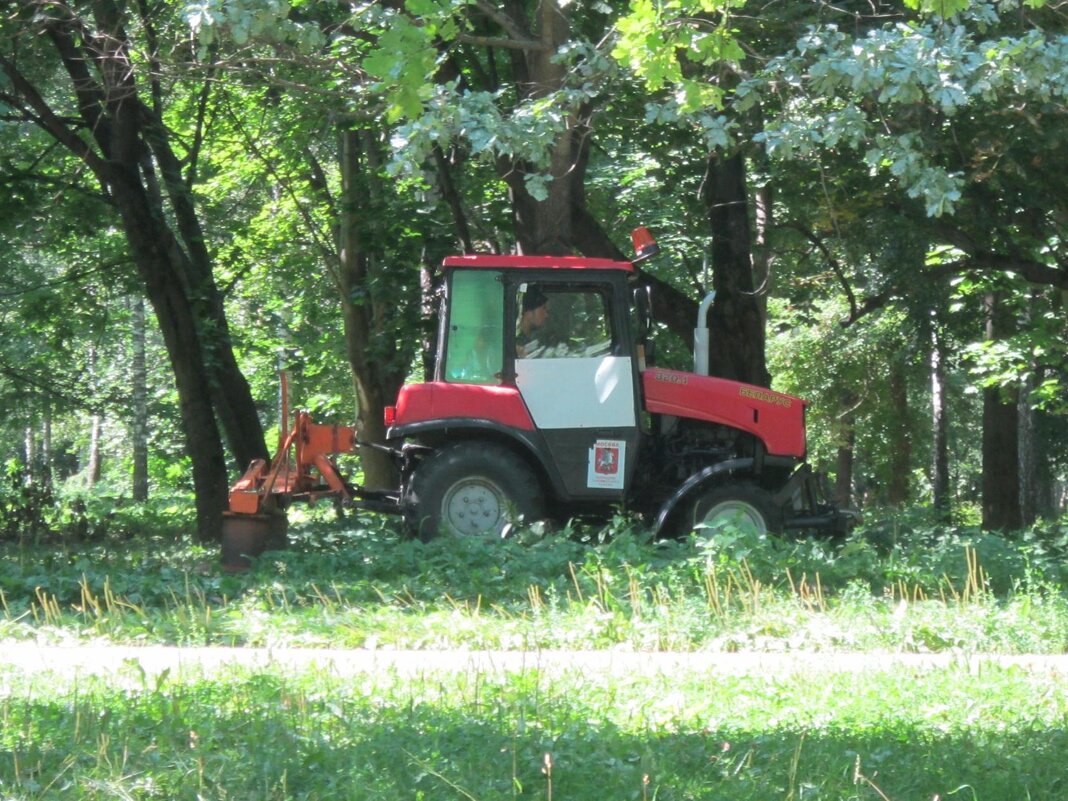 Трактор-косилка - Дмитрий Никитин Трактор-косилка - Дмитрий Никитин