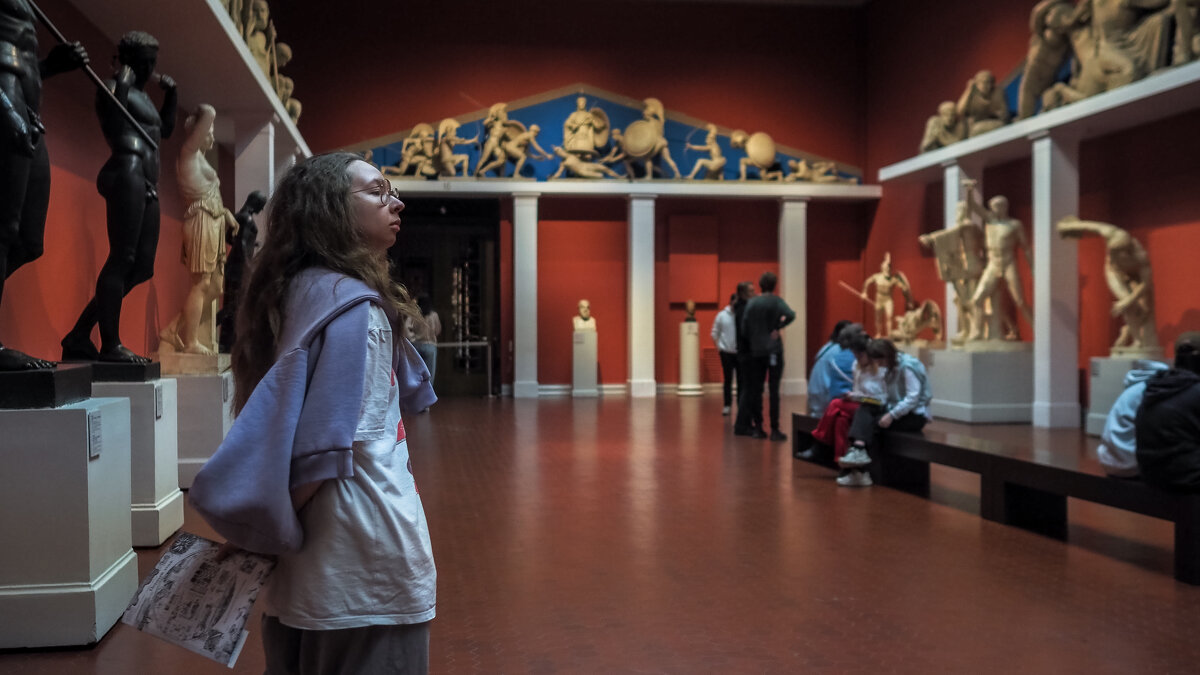 Зарисовка из Музея - юрий поляков Зарисовка из Музея - юрий поляков