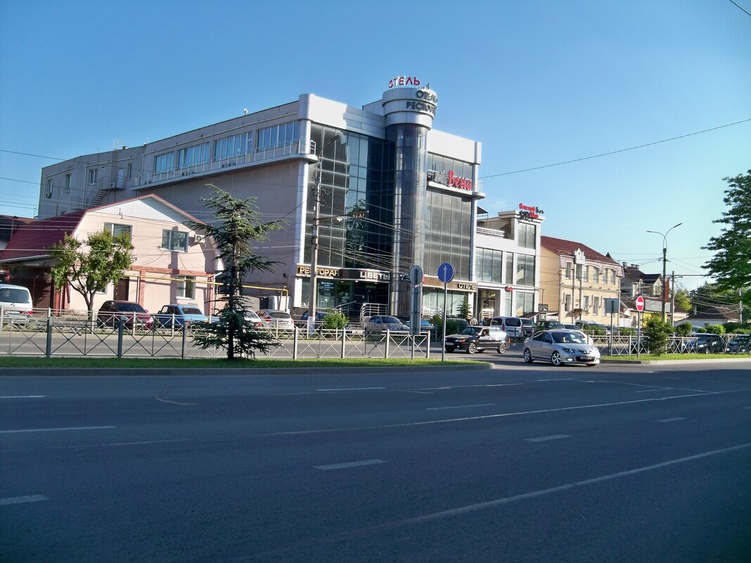 Гостиница на  проспекте  Победы - Валентин Семчишин