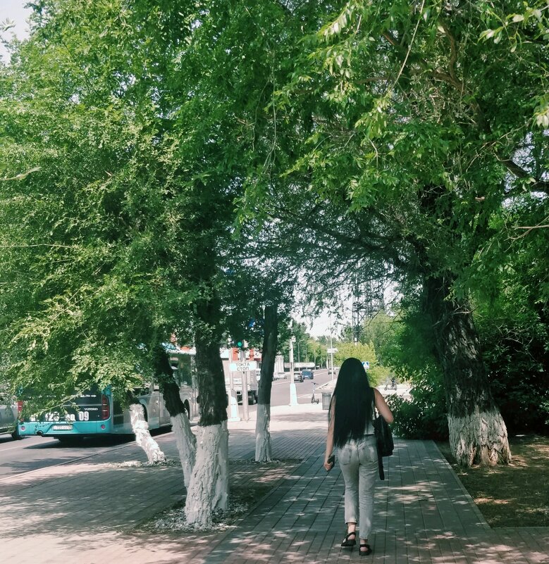 Все бегут... - Андрей Хлопонин Все бегут... - Андрей Хлопонин