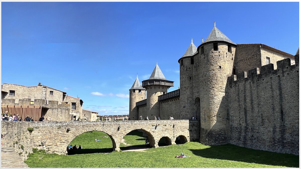 "Каркассон" - Франции. Самая красивая укреплённая средневековая цитадель. - "The Natural World" Александер