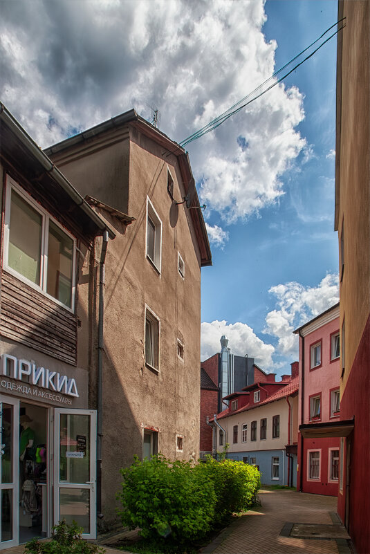 * - Александр Лисовский