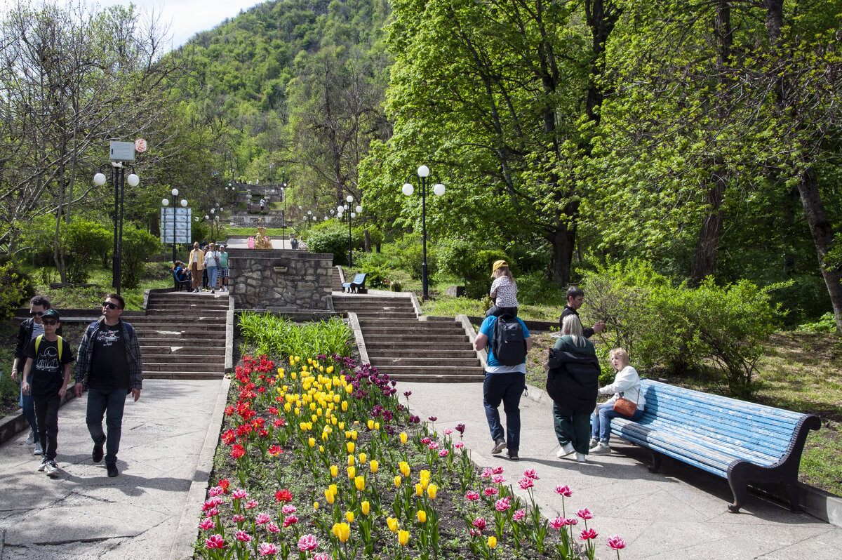 Каскадная лестница курортного парка - Gen 