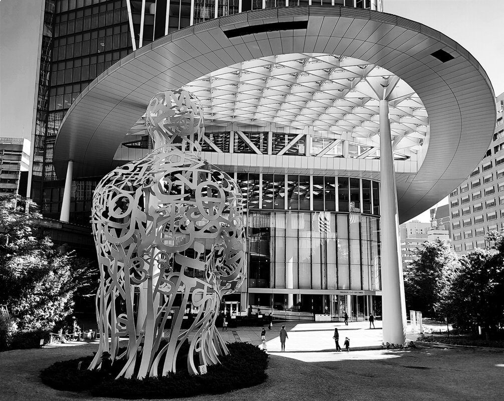 Токио скульптура “Roots” - Civetta ***