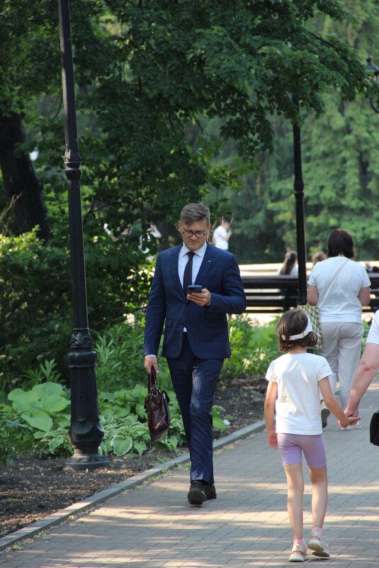 Прохожий - Tim Andrews