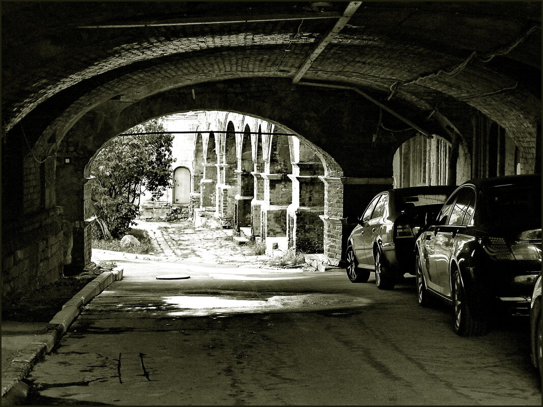 Под сводами - Наталья Rosenwasser