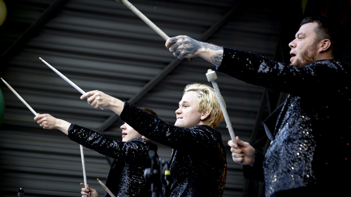 На концерте - Юрий Глушков