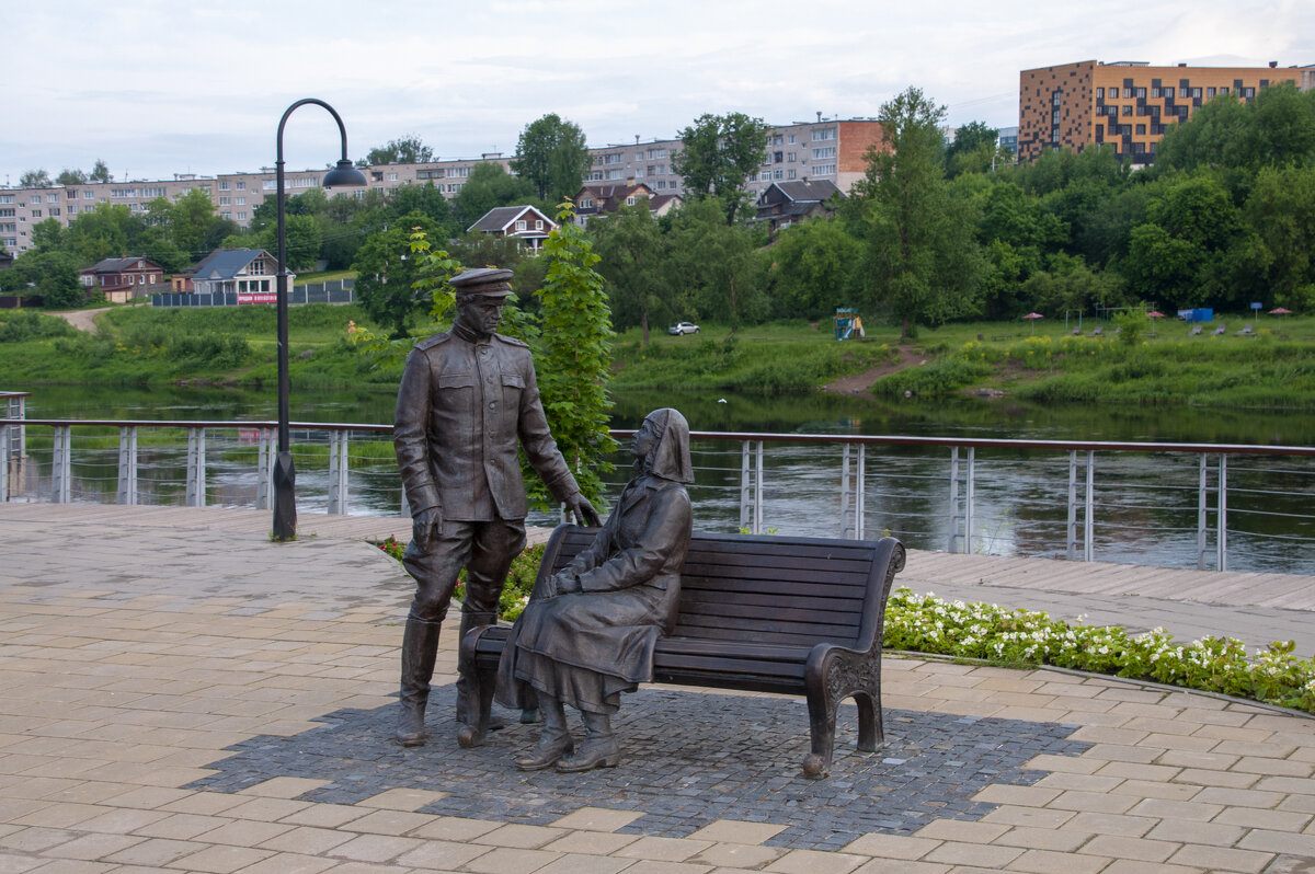 Красноармеец и медсестра - Gen 