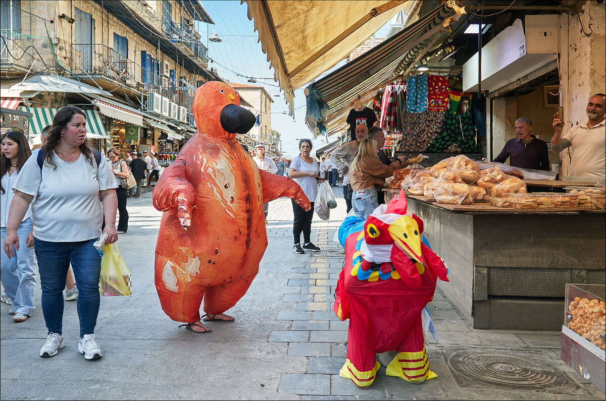 Добрые персонажи рынка Махане Иегуда. - Валерий Готлиб Добрые персонажи рынка Махане Иегуда. - Валерий Готлиб