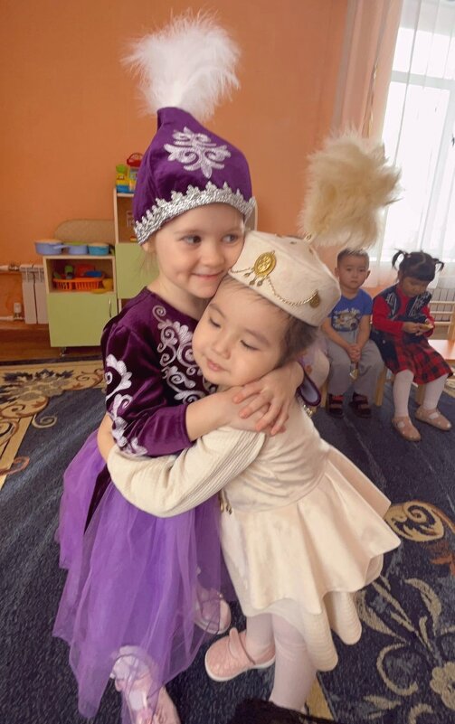 Подружки - Андрей Хлопонин Подружки - Андрей Хлопонин