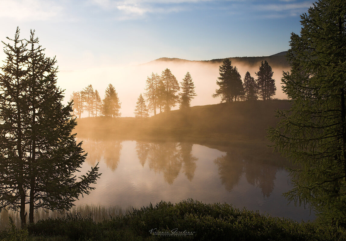 Утро на Улаганском озере - Вениамин Скородумов