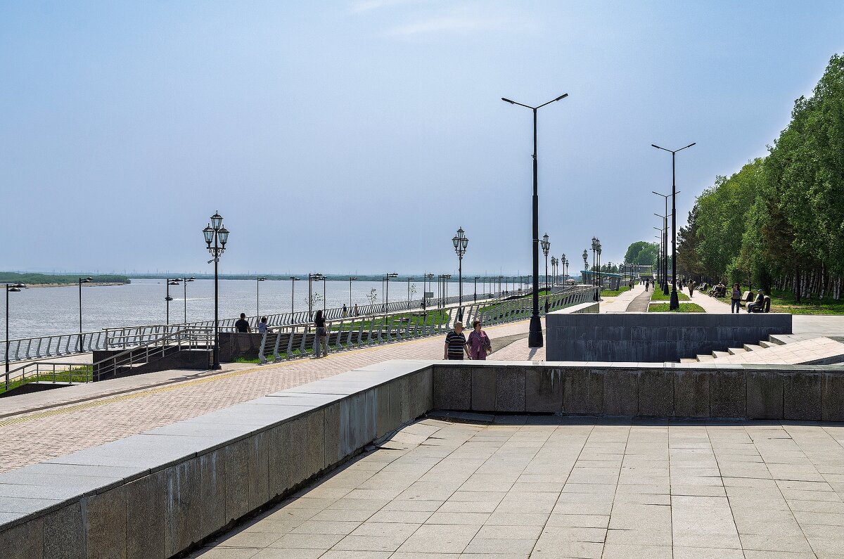 На набережной у Амура. - Виктор Иванович Чернюк На набережной у Амура. - Виктор Иванович Чернюк