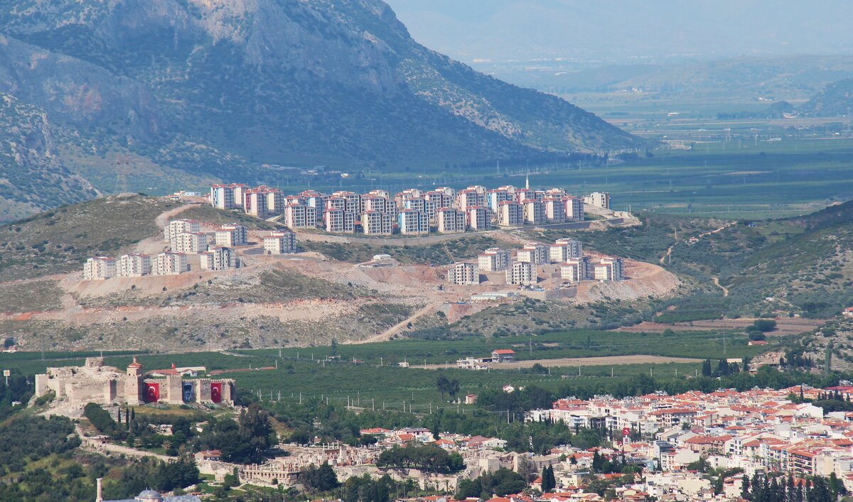 В окрестностях Эфеса - Сергей Никифоров