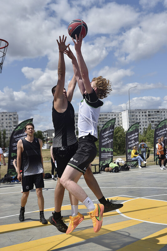 Под открытым и прекрасным небом... - Александр Гриднев