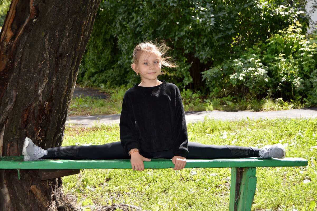 А у нас во дворе... - Владимир Помазан