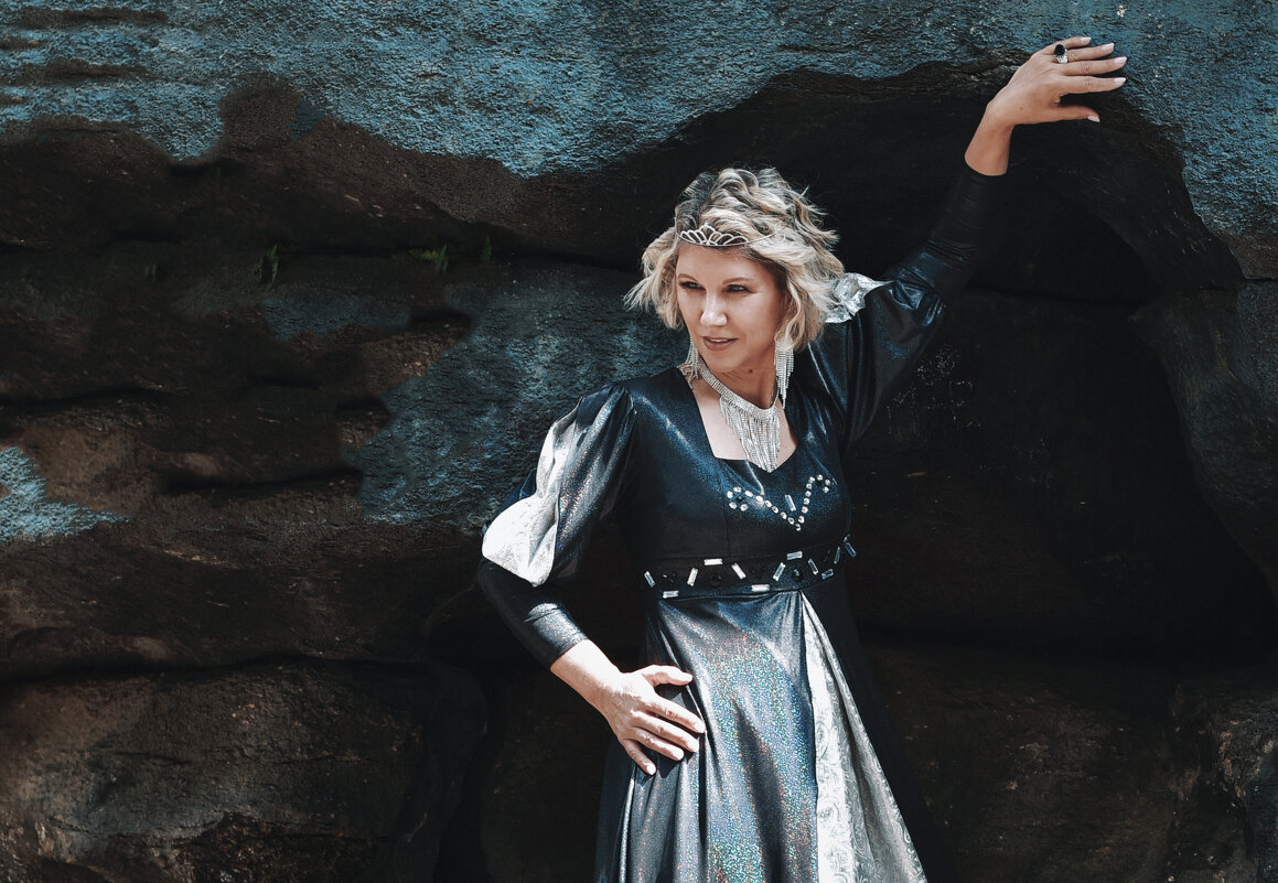 КОЛДУНЬЯ - ura Зелев