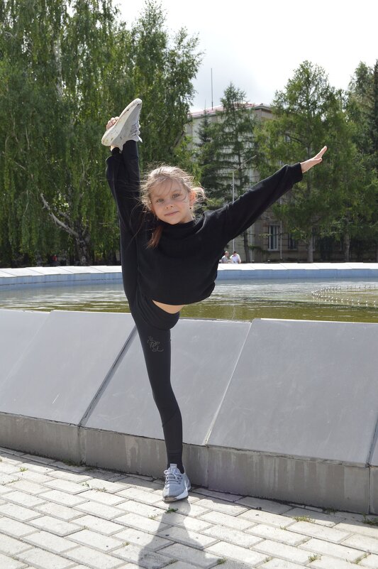 Гимнастка - Владимир Помазан