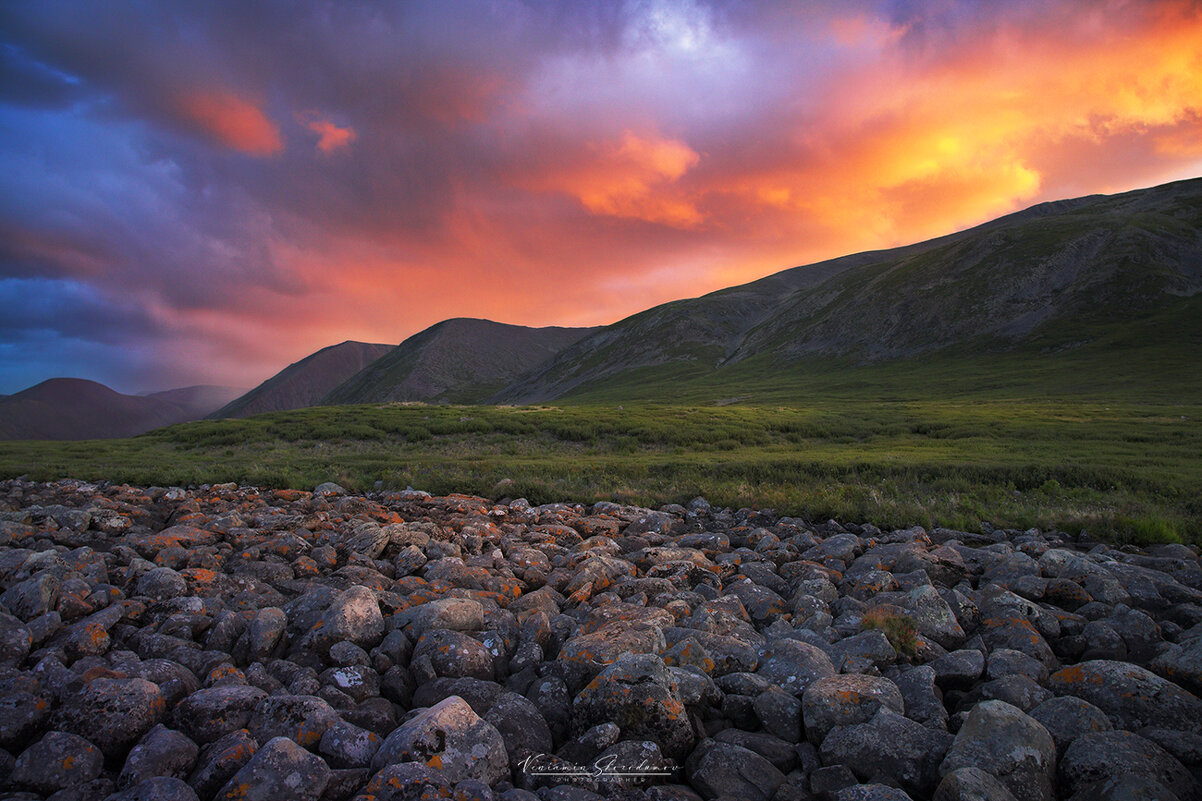 Закат над каменной речкой - Вениамин Скородумов