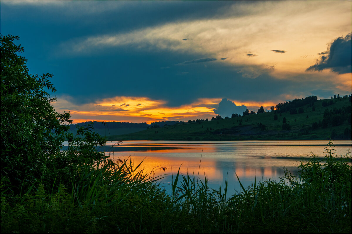 **** - Алексей Мезенцев