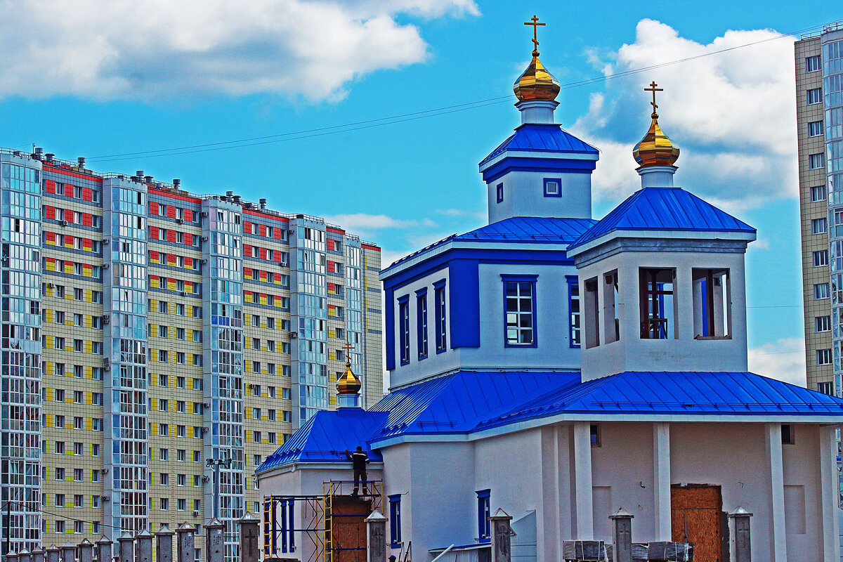 Июнь...Новый Храм в новом МКР Нефтеюганска! - Владимир 