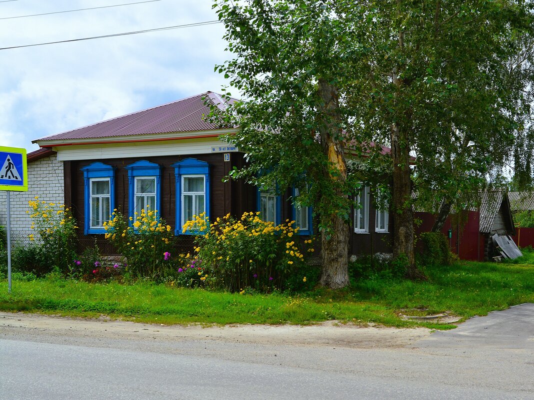 Ядрин. Дом по ул. 50 лет Октября 13. - Пётр Чернега Ядрин. Дом по ул. 50 лет Октября 13. - Пётр Чернега