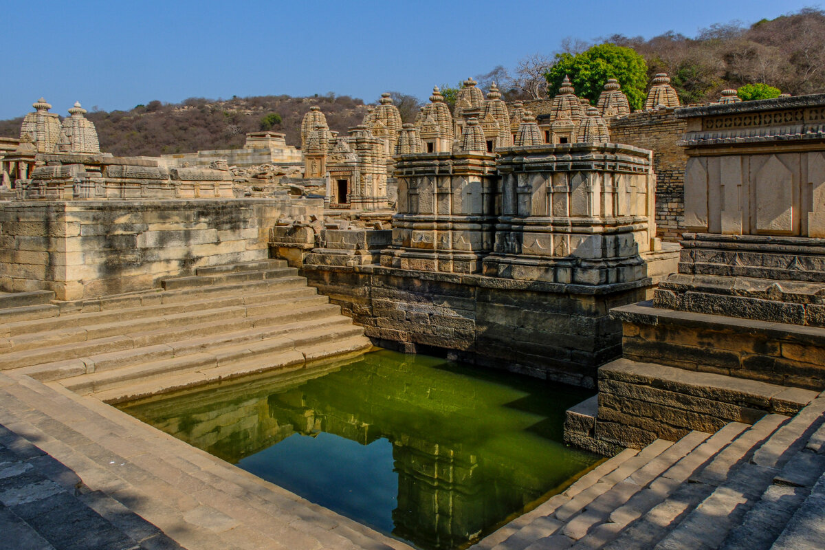 Водоём в храме Батешвар - Георгий А