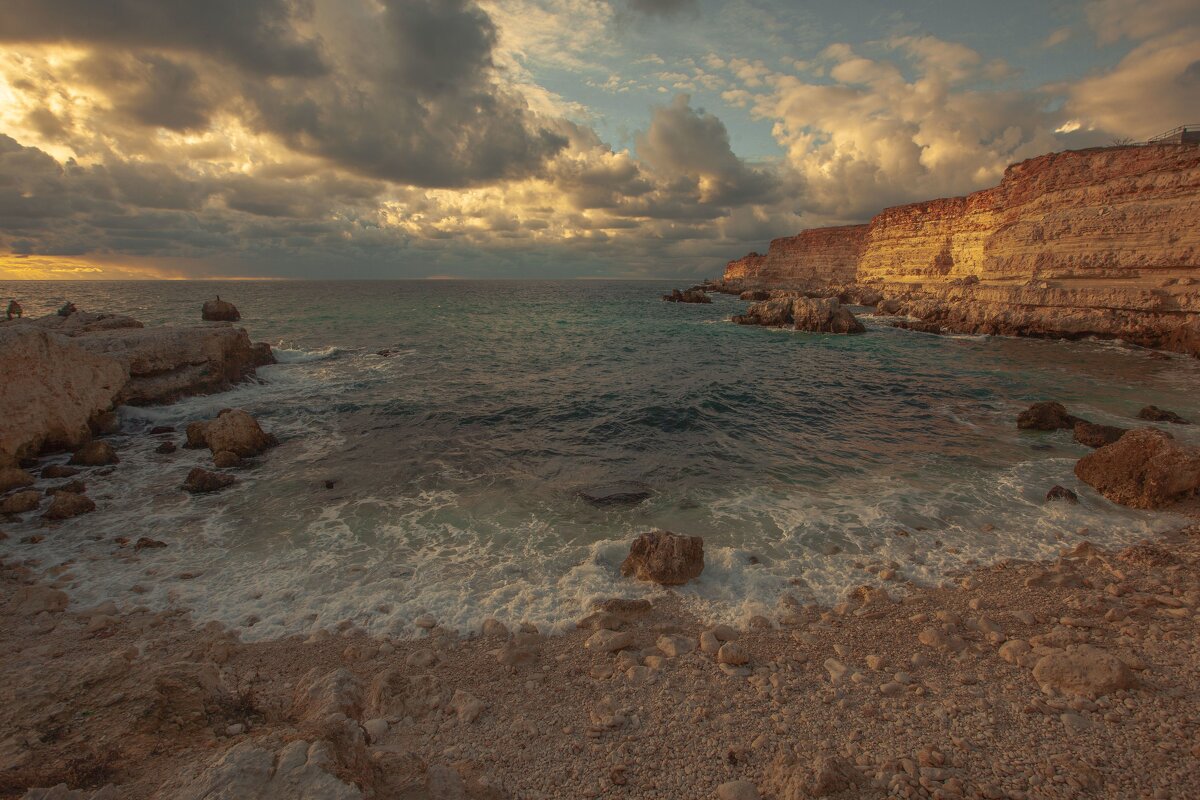Вечер  в Голубой бухте - Виктор 