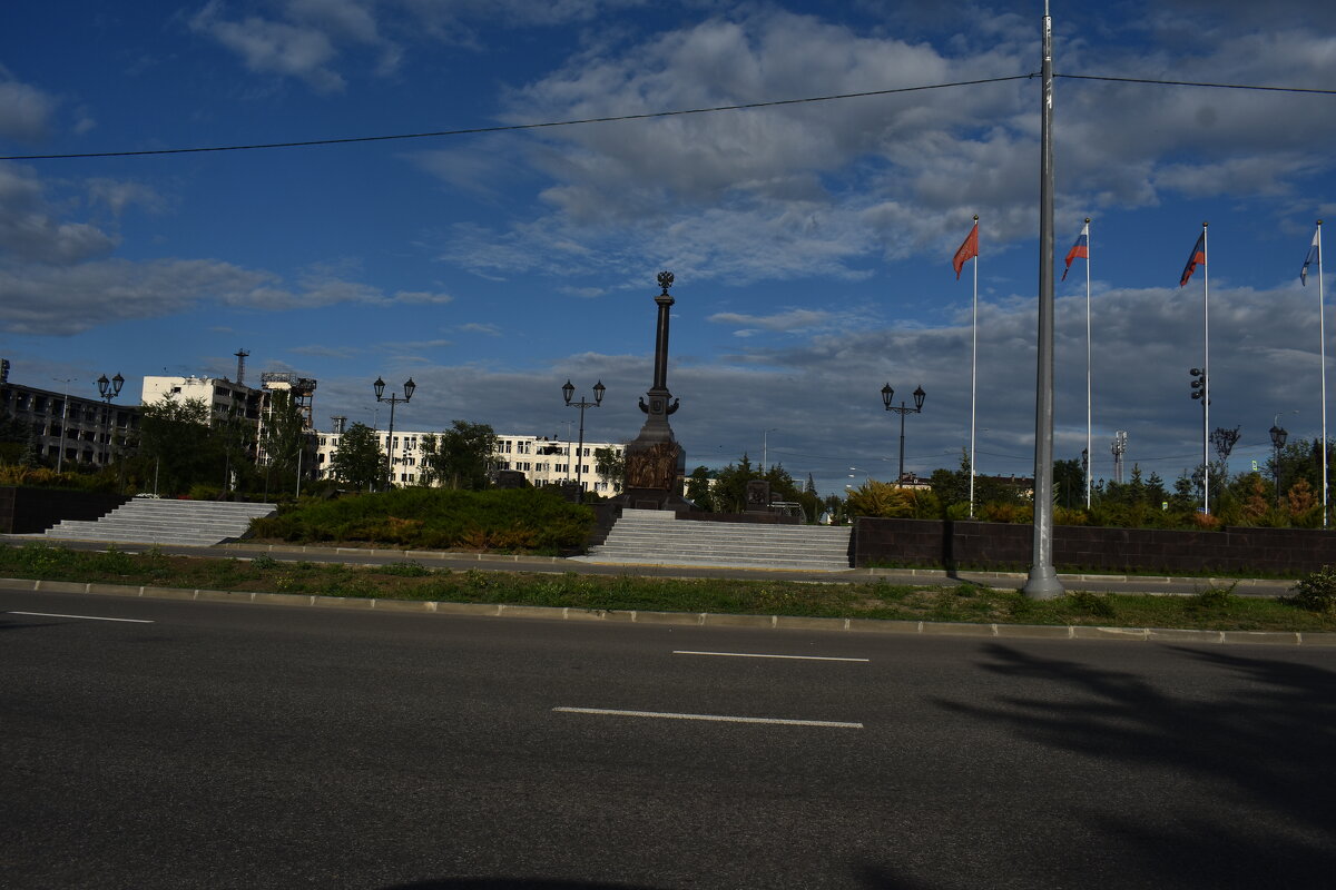 когда то здесь стоял В,И,Ленин. - petyxov петухов