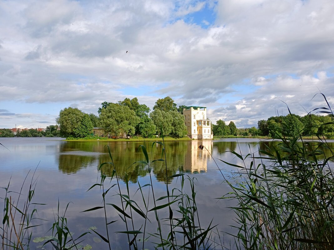 Пейзаж с Ольгиным павильоном. - Лия ☼