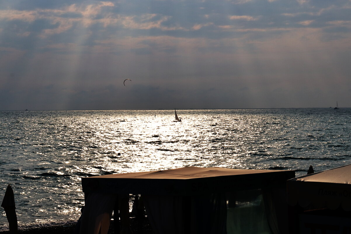 Вечер в Адлере. - Александр Николаев Вечер в Адлере. - Александр Николаев