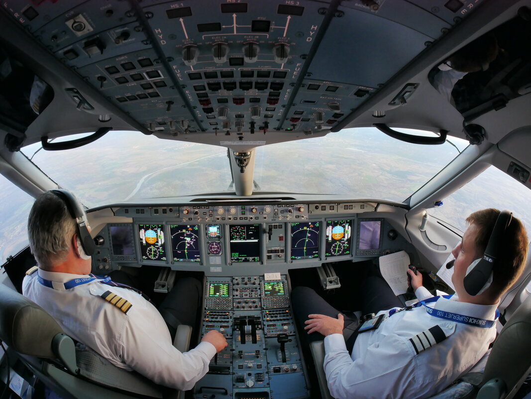 Рабочая обстановка. SSJ 100 / RRJ 95LR / SU95 / Суперджет. - Alexey YakovLev