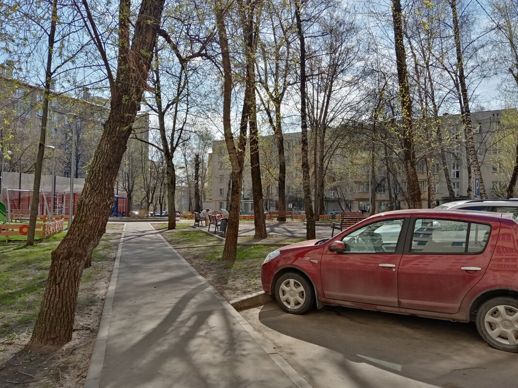 Московский дворик. - Владимир Драгунский Московский дворик. - Владимир Драгунский