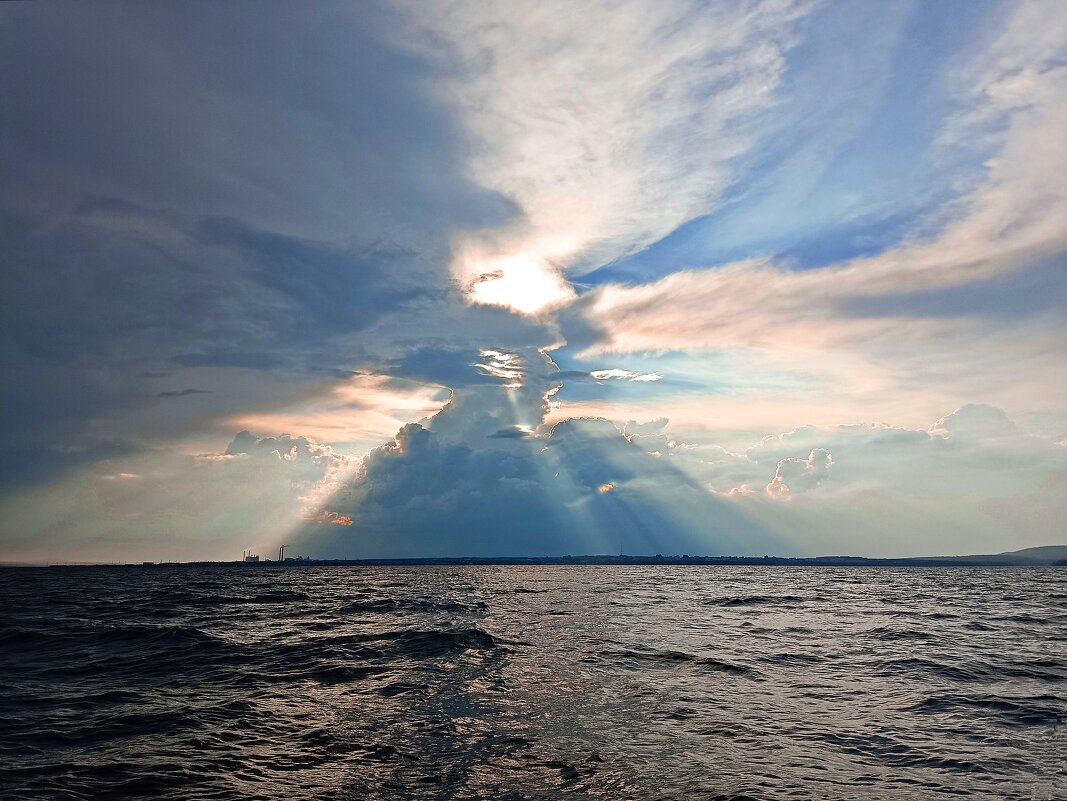 Заштормило... - Ирина *