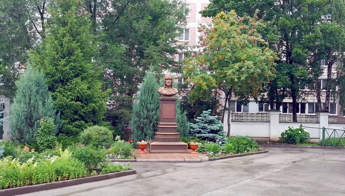 Памятник благоверному князю Александру Невскому - Galina Solovova