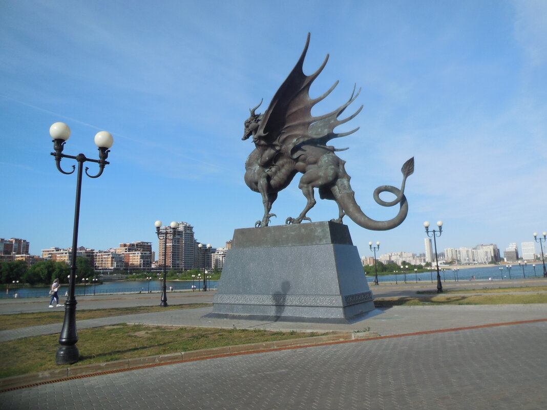 В Казани. Крылатый змей Зилант - Надежда 