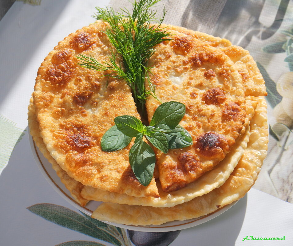 И немного горячих чебуреков к завтраку... :-) - Андрей Заломленков