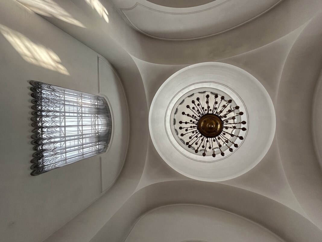 С верху - Дмитрий Иванов