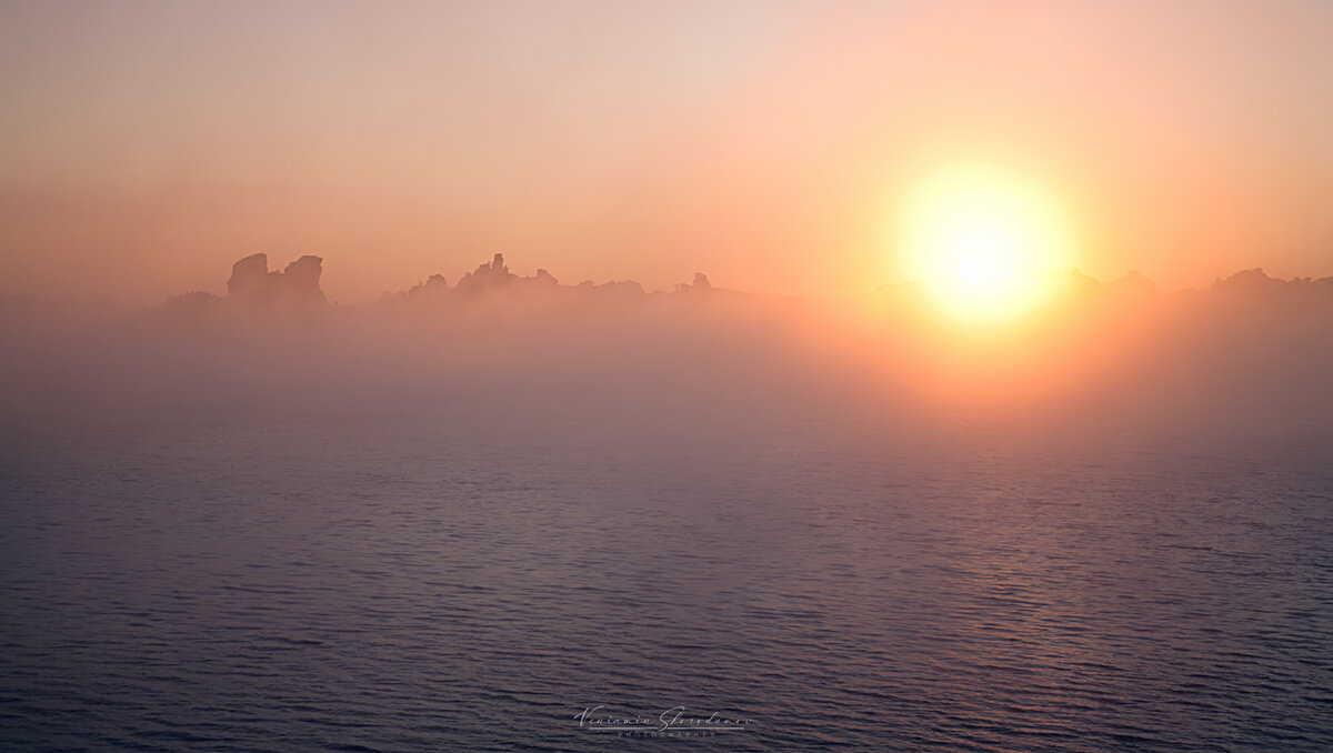 Восход над скалами Колыванского озера 2 - Вениамин Скородумов Восход над скалами Колыванского озера 2 - Вениамин Скородумов