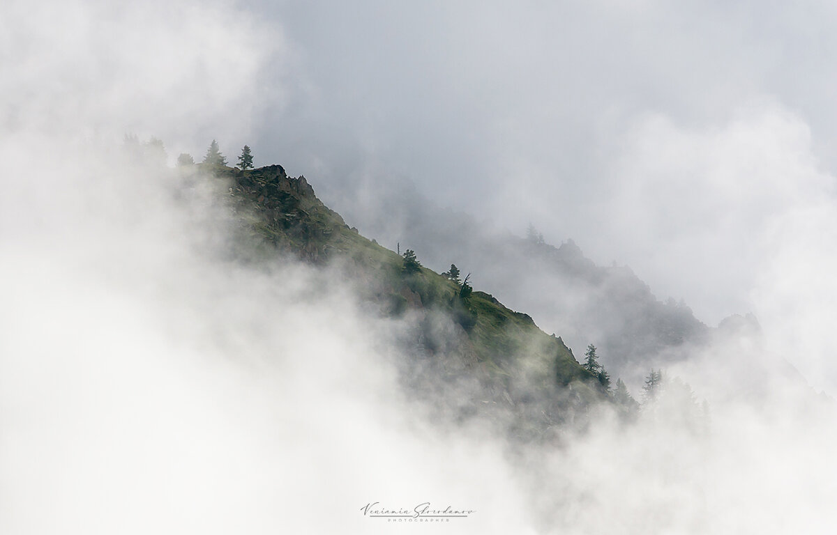 Горные склоны в тумане - Вениамин Скородумов