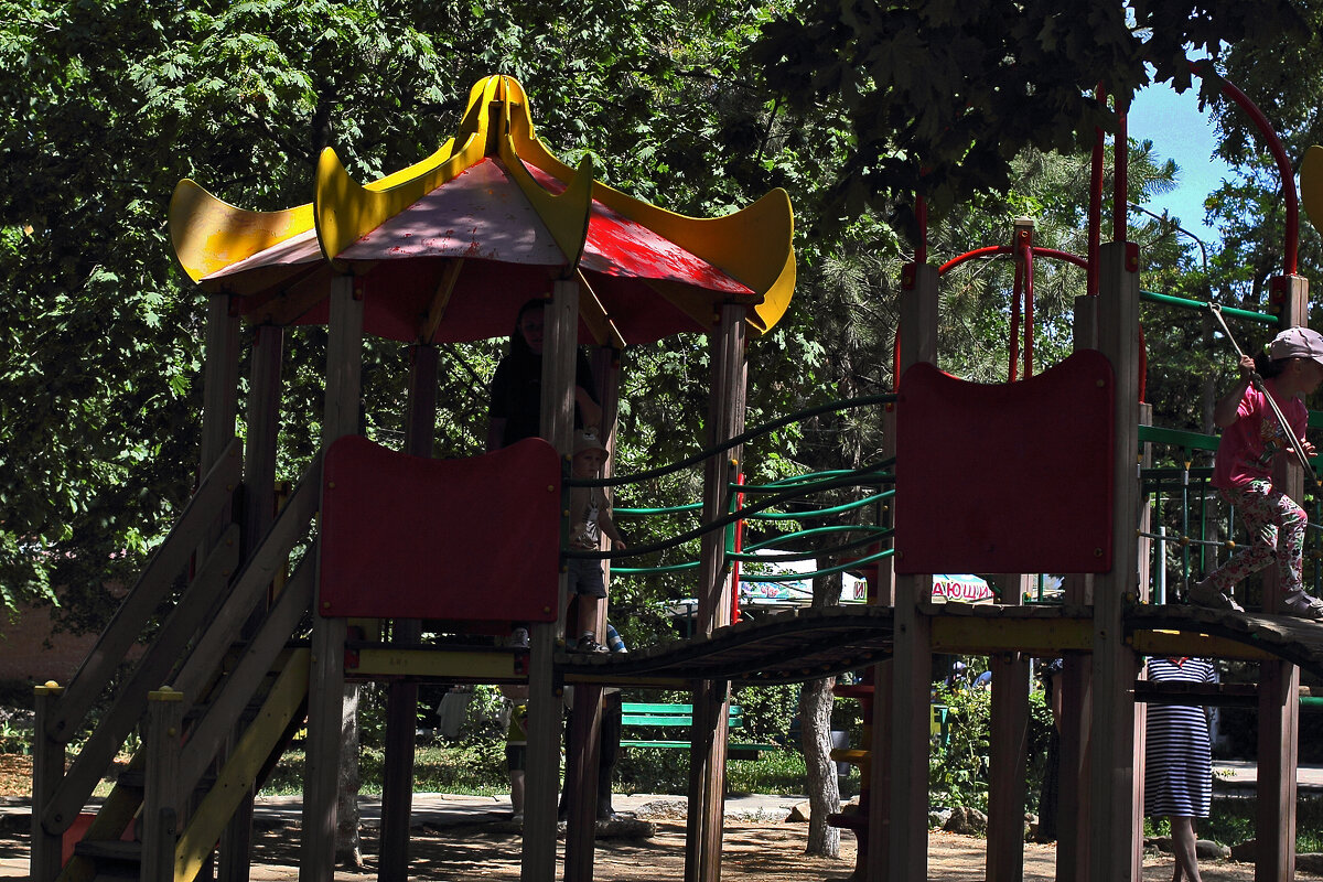 На площадке - Юрий Гайворонскiий