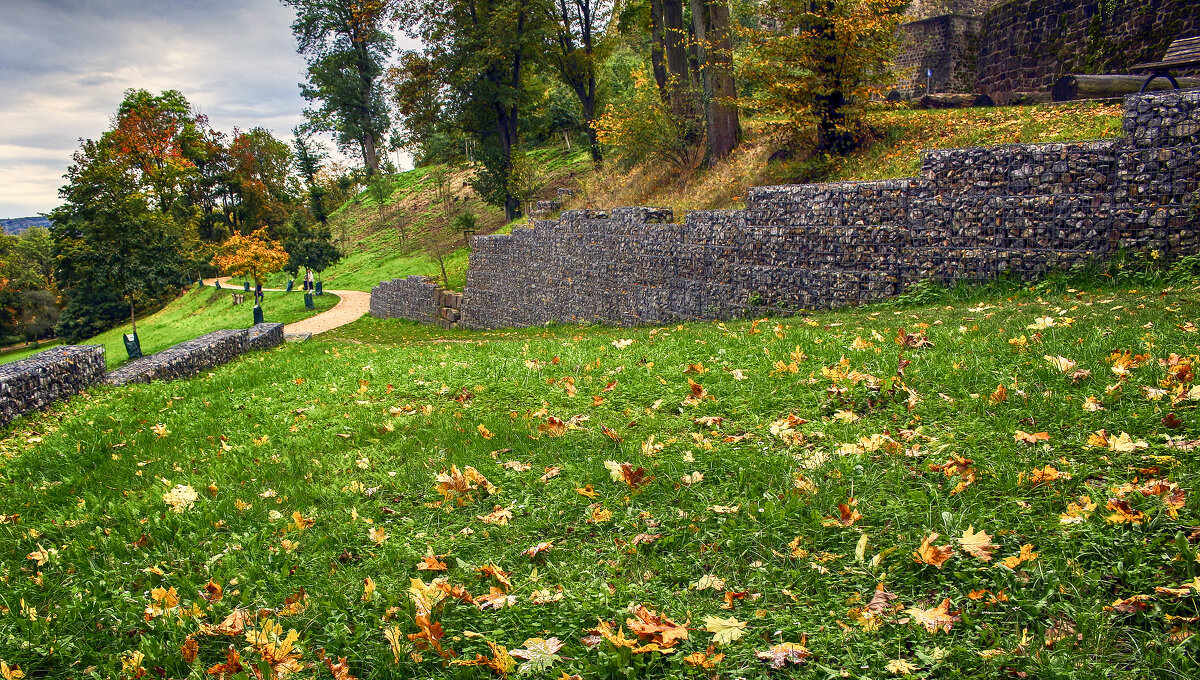 У подножья Аббатства. Зигбург - Андроник Александр 