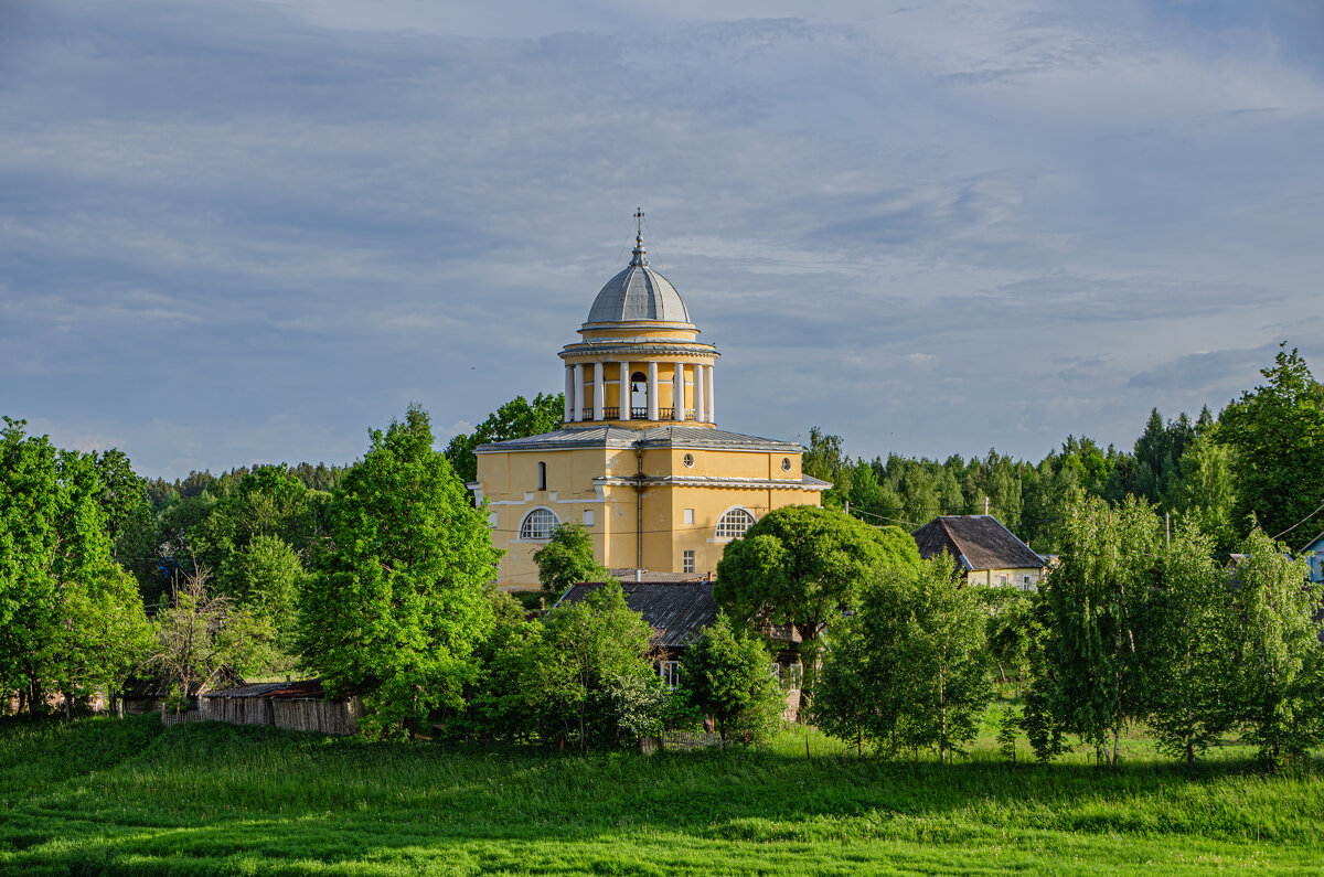 Храм Успения Пресвятой Богородицы в Любытино(1832г.) - Александр Филатов Храм Успения Пресвятой Богородицы в Любытино(1832г.) - Александр Филатов