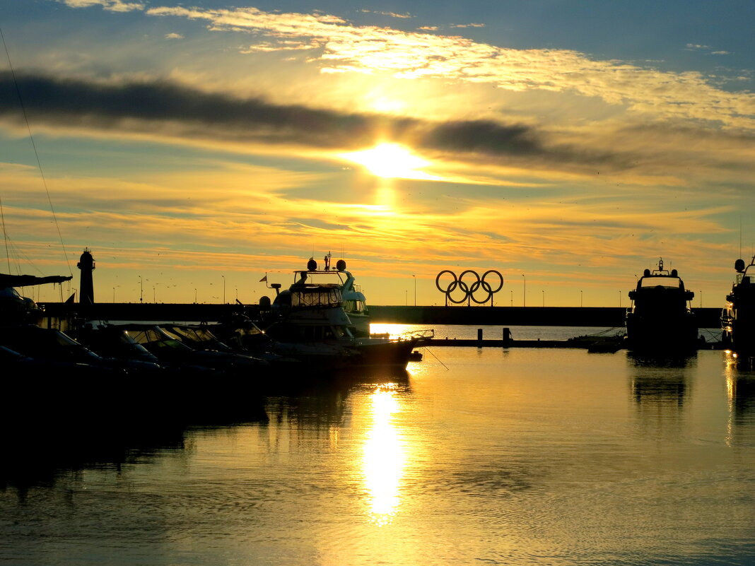 В порту на закате - Валерий В порту на закате - Валерий