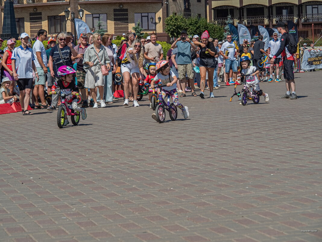 **** - Сергей Старовойт