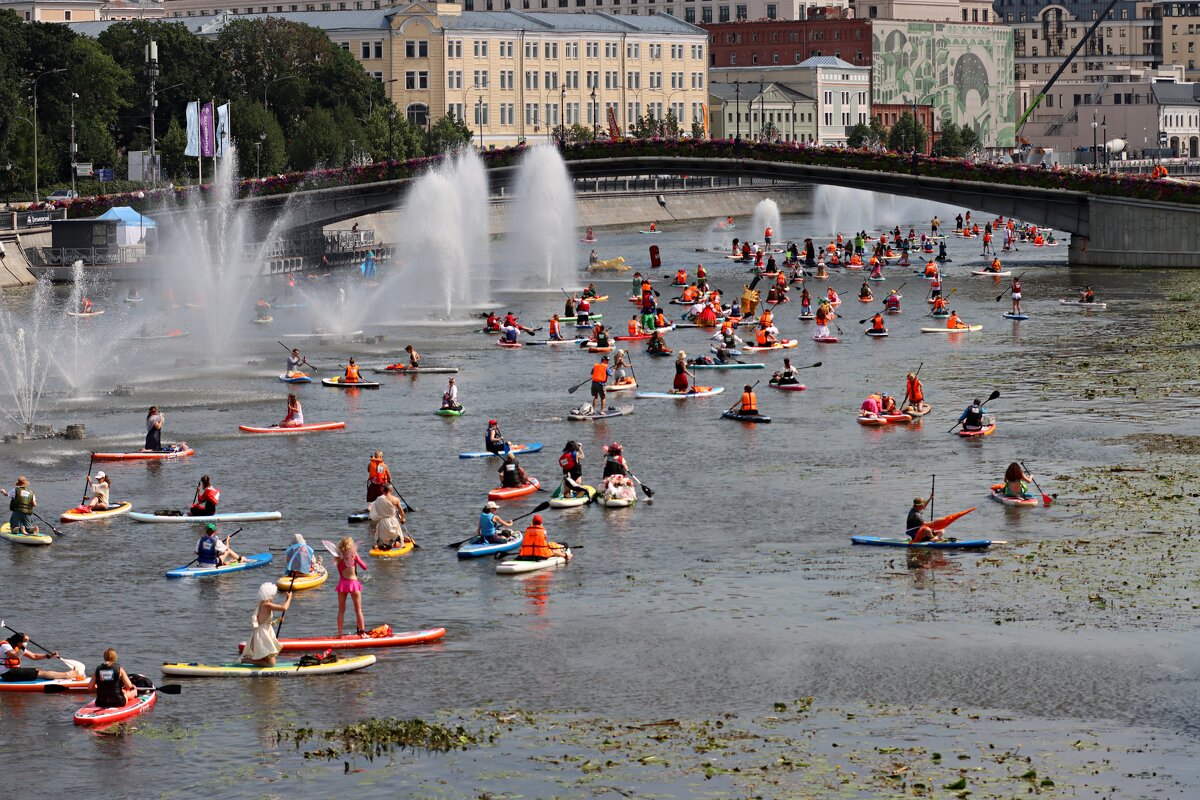 Костюмированный сап-фестиваль на Водоотводном канале в Москве - Владимир59 