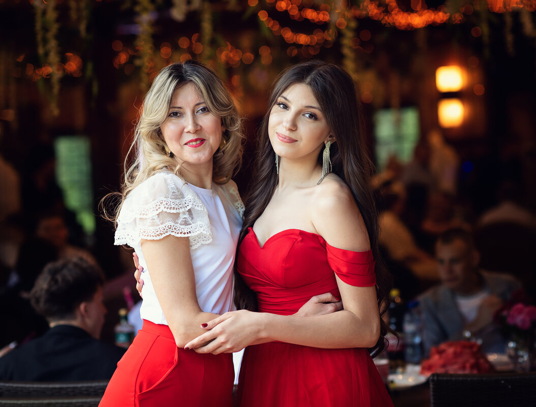 Мама и дочка - Лилия .